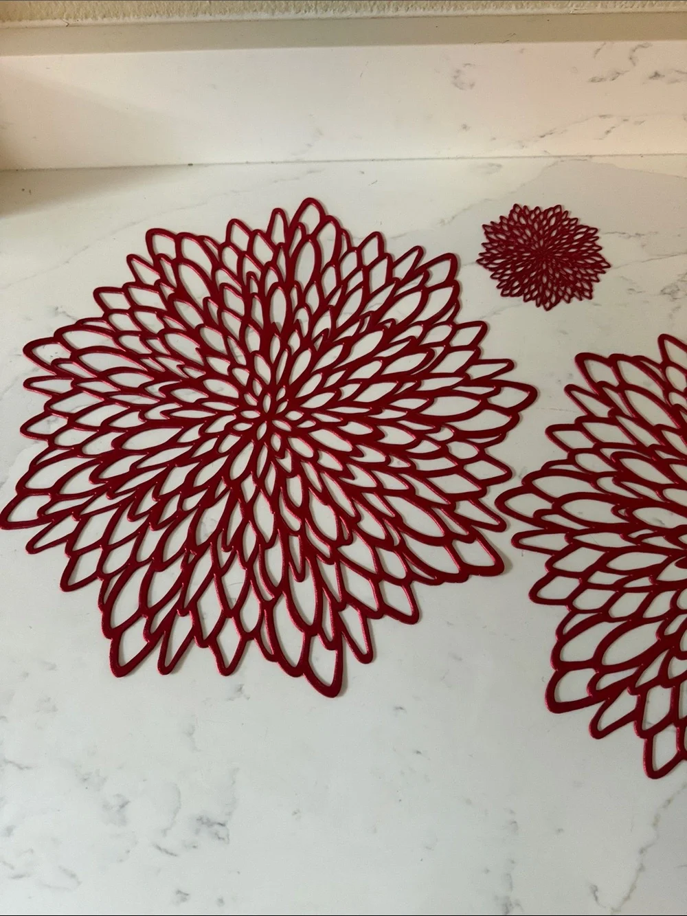 Red Cutout Placemats Set of 8 with 6 Coasters
